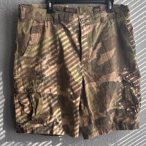 Old Navy Men's Green Camo Cargo Shorts